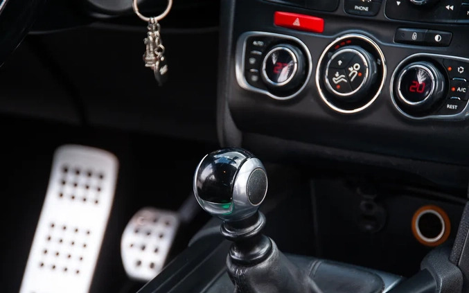 Land Rover Defender cena 99900 przebieg: 149000, rok produkcji 2011 z Ciechocinek małe 277